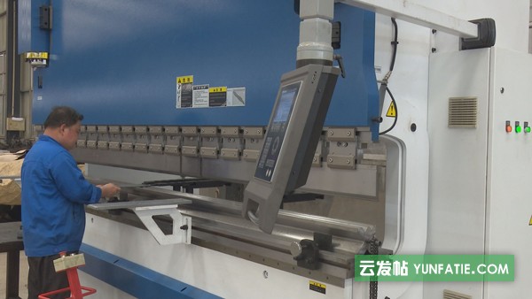 汽车钢圈源头厂家货车真空钢圈_22.5寸真空胎货车轮毂